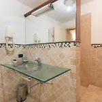 Guesthost - Comfy Flat Near Ospedale Policlinico * 米兰