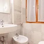 Guesthost - Comfy Flat Near Ospedale Policlinico * 米兰
