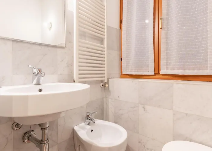 Guesthost - Comfy Flat Near Ospedale Policlinico * Milano